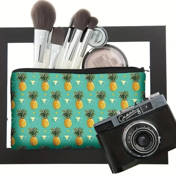 Pineapple motif cosmetic pouch, NWT - Picture 5 of 5
